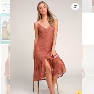 Lulu’s Rusty Rose Lace Midi Dress